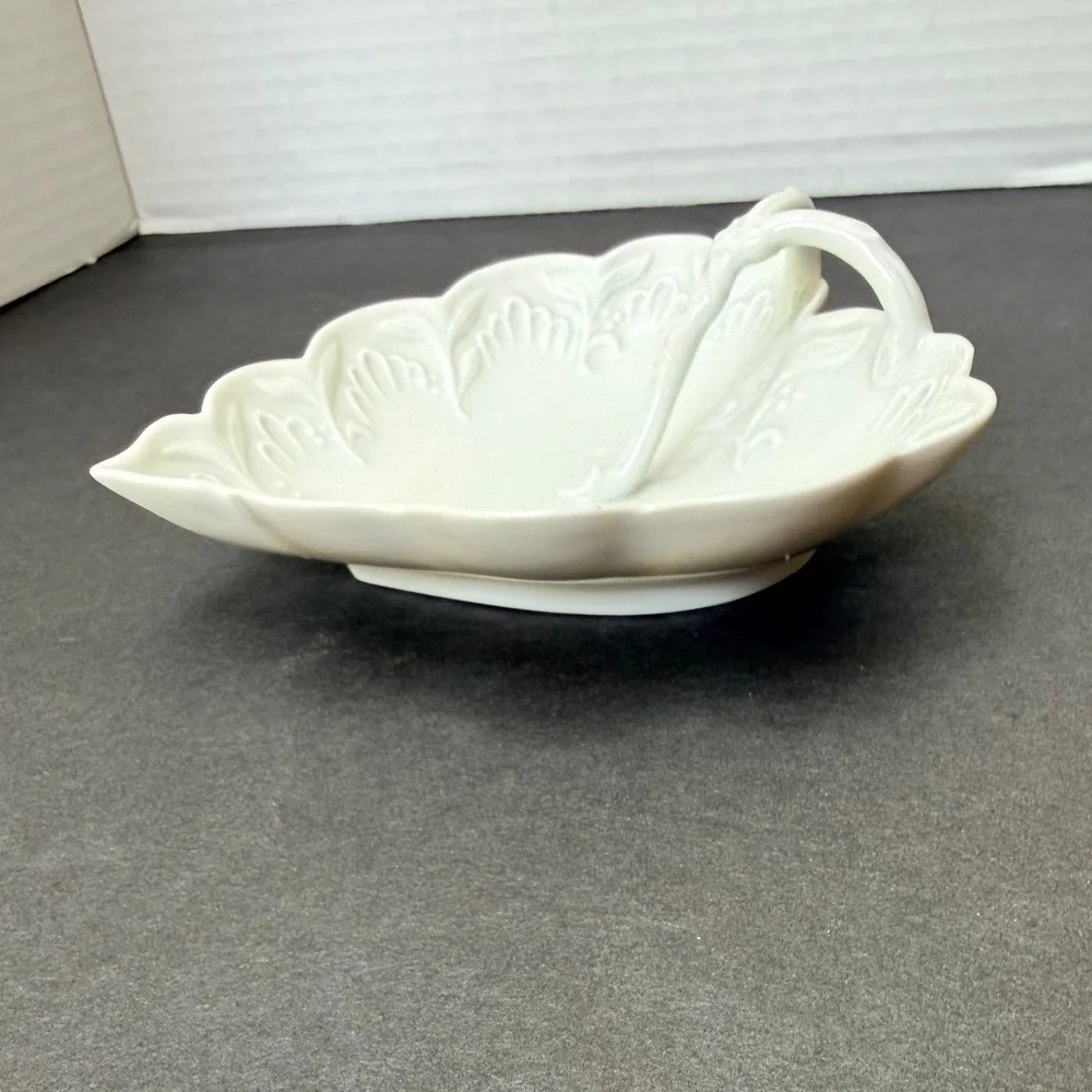 Limoges France White Porcelain‎ Embossed Heart Shaped Dish for Jewelry